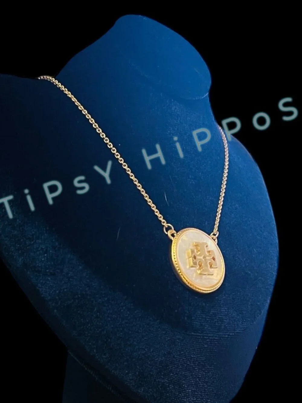 Beautiful Tory Burch Kira Mother of Pearl & Gold Pendant Necklace